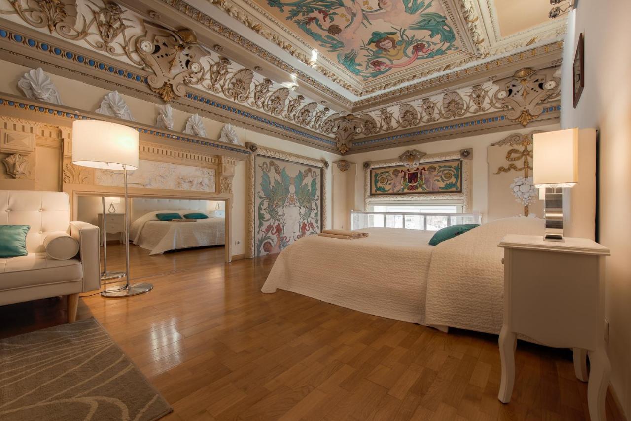 Appartement Exceptionnel !!! Venez Sejourner Dans Les 3 D'un Authentique Ancien Palace De La 