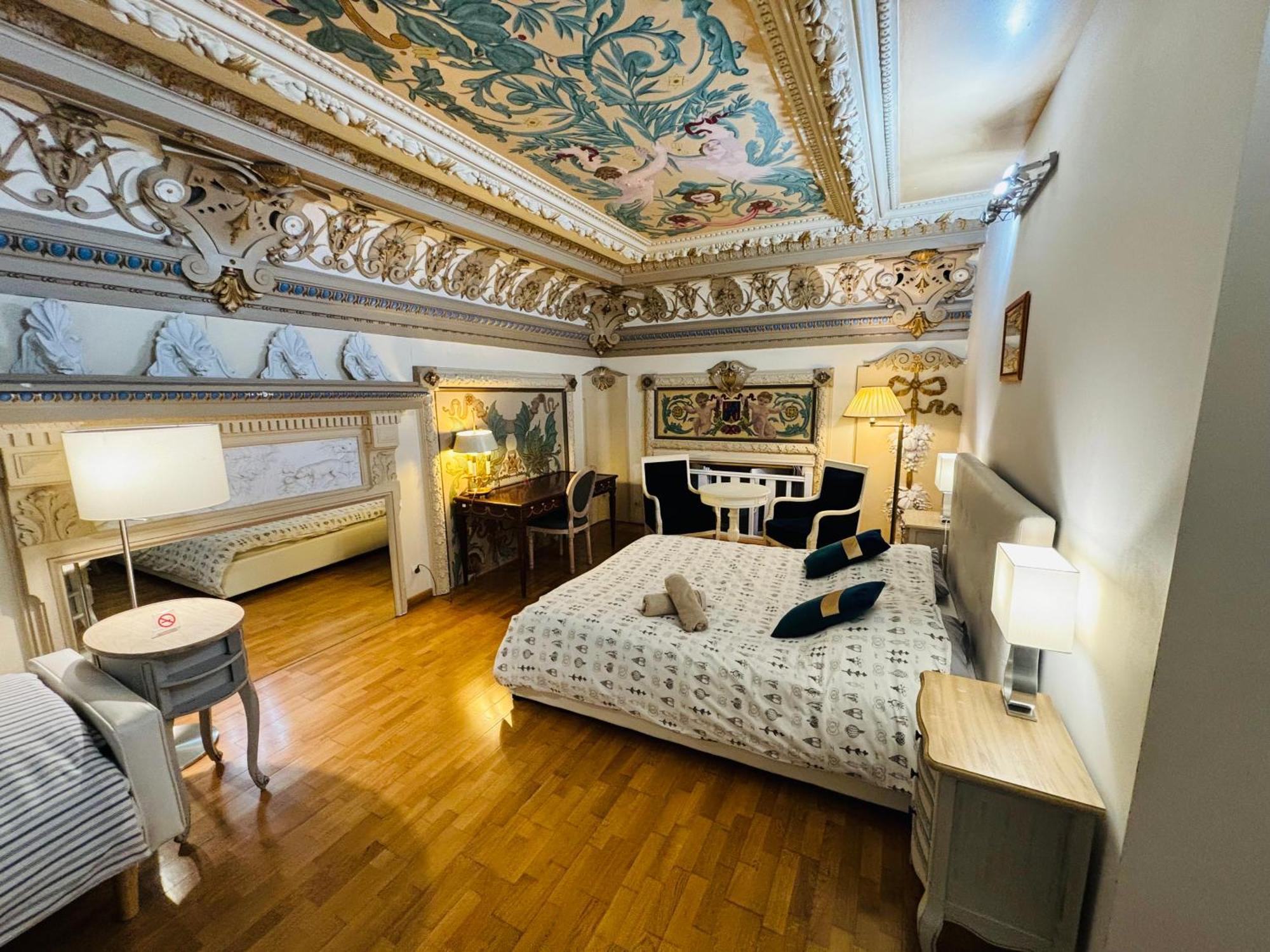 Exceptionnel !!! Venez Sejourner Dans Les 3 D'un Authentique Ancien Palace De La 