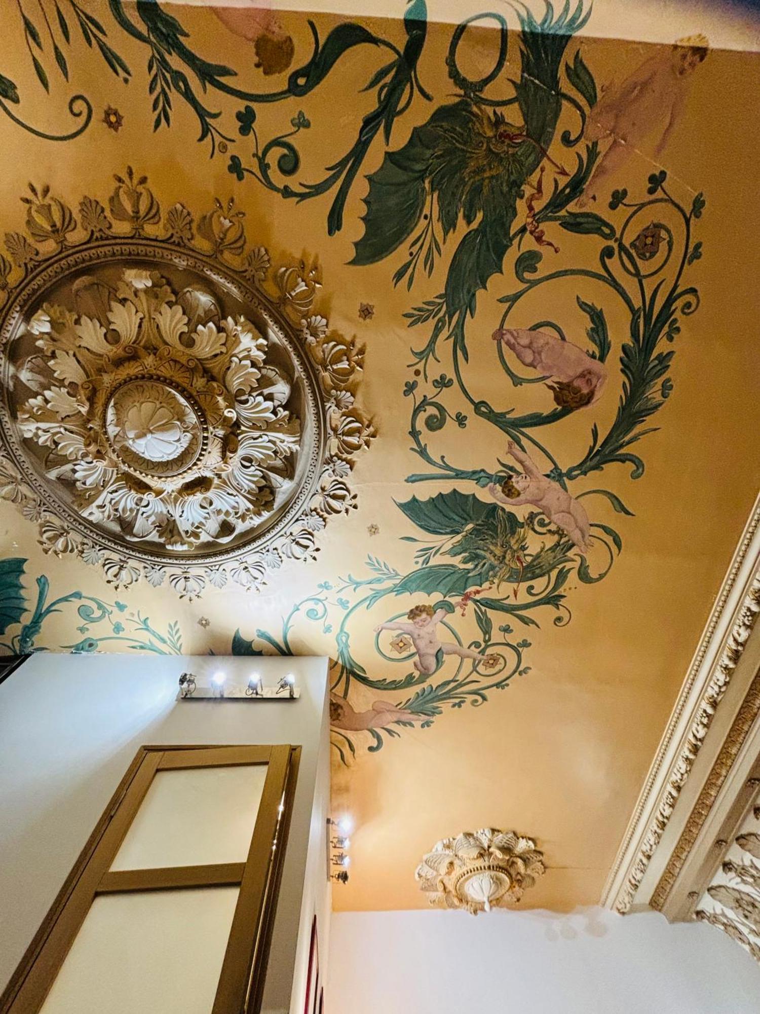 Exceptionnel !!! Venez Sejourner Dans Les 3 D'un Authentique Ancien Palace De La 