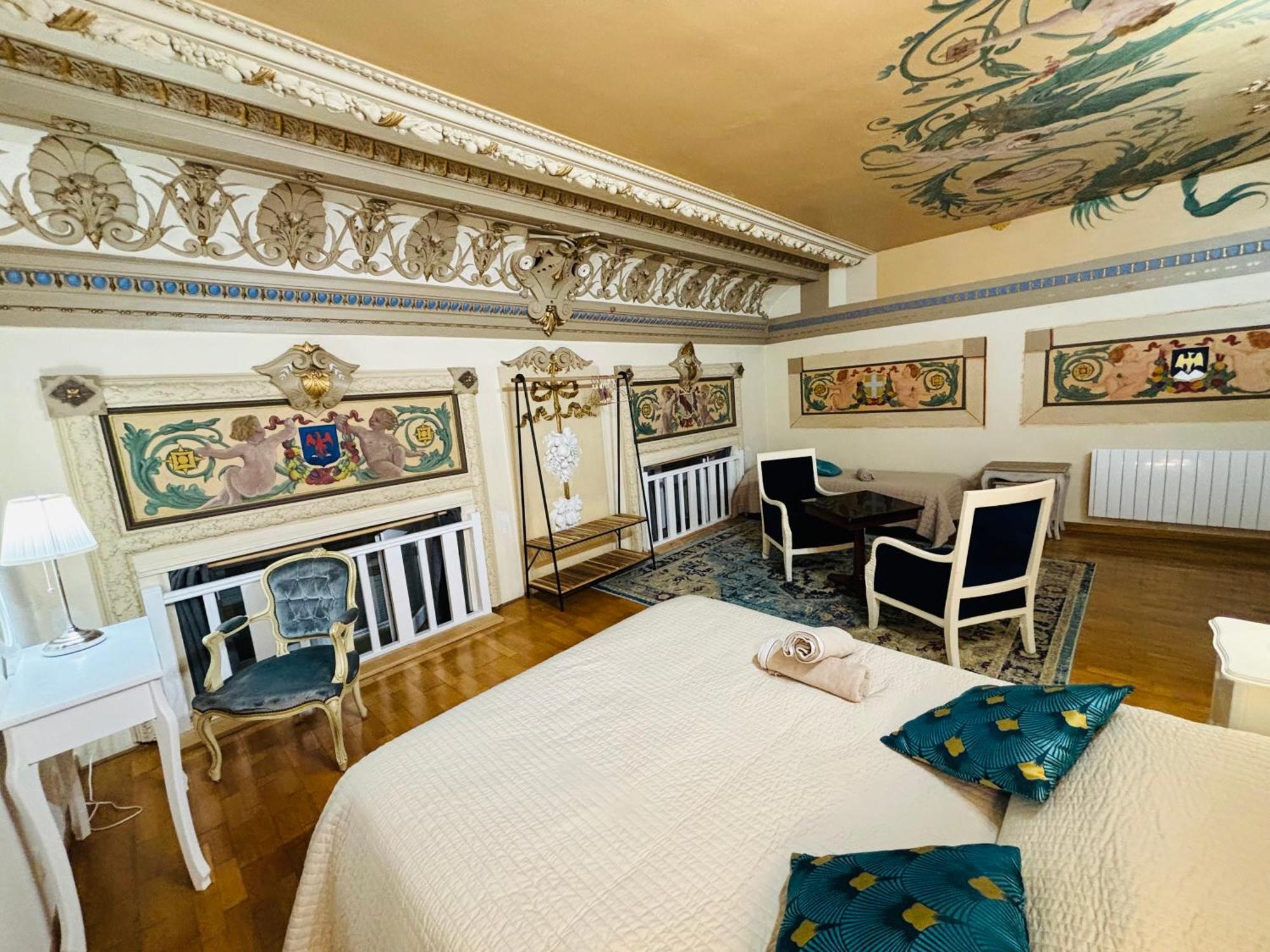 Exceptionnel !!! Venez Sejourner Dans Les 3 D'un Authentique Ancien Palace De La 
