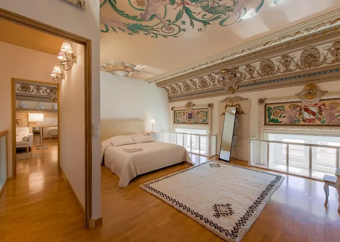Exceptionnel !!! Venez Sejourner Dans Les 3 Suites D\'Un Authentique Ancien Palace De La \