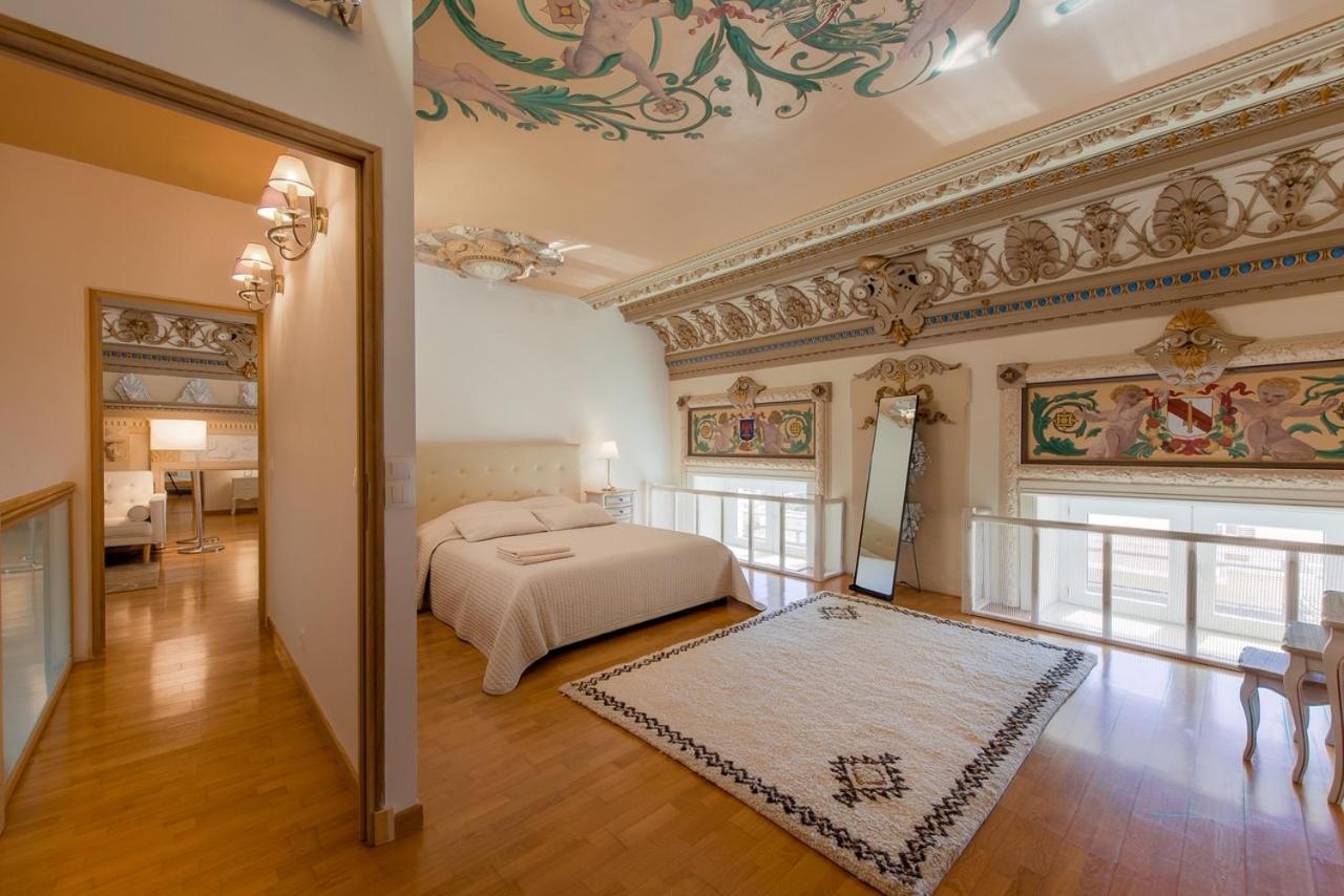 Belle époque Palace Suites: Seaside Elegance In
