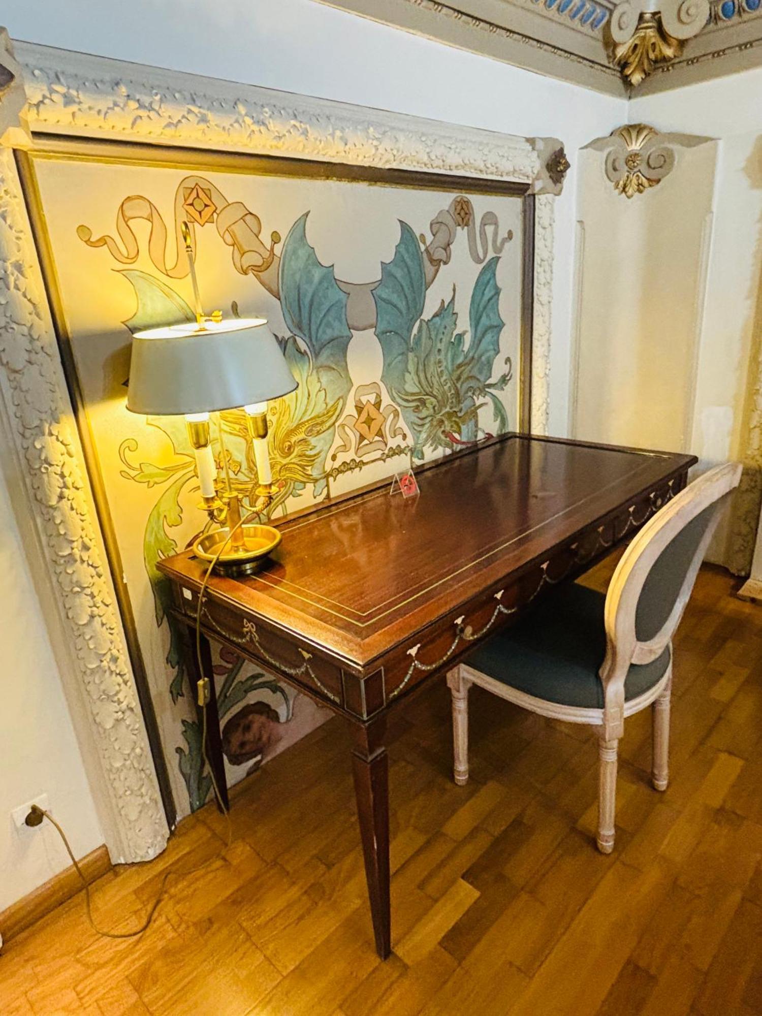 Belle époque Palace Suites: Seaside Elegance In *